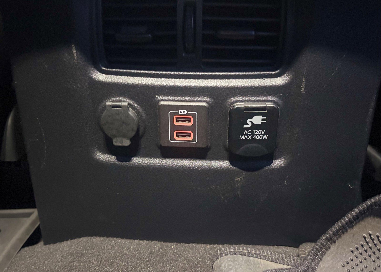 Used 2019 Nissan Titan SV w/ SV Convenience Package image 20