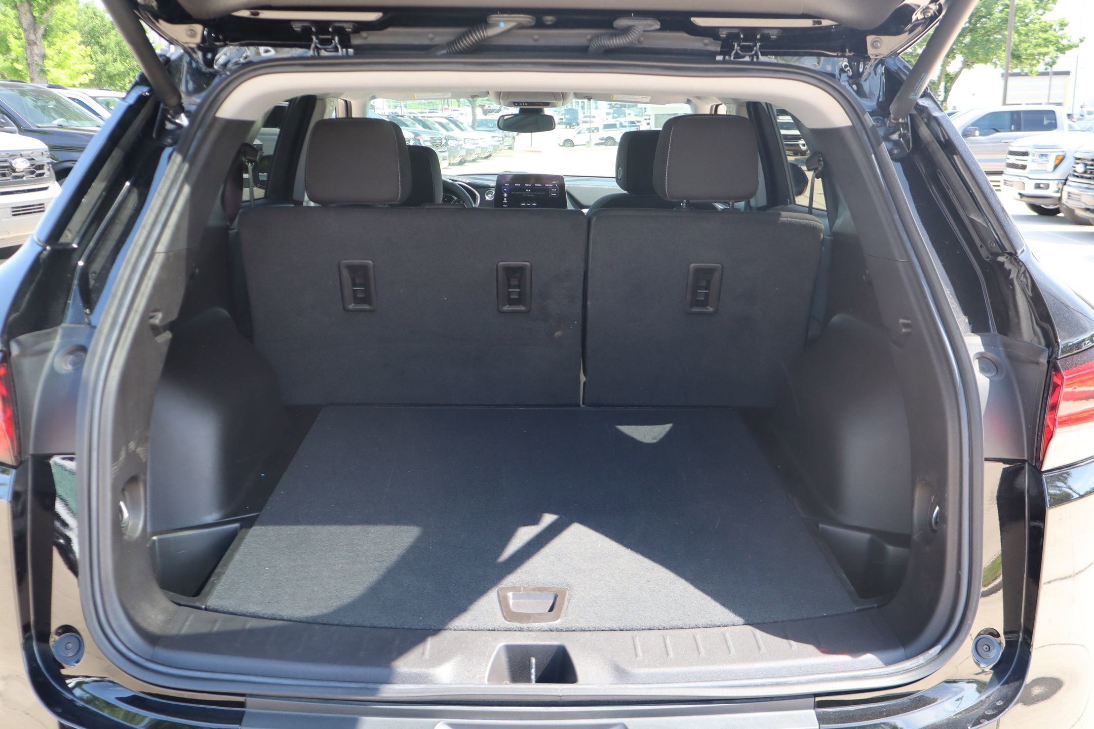 Used 2024 Chevrolet Blazer LT w/ Convenience Package FWD image 27