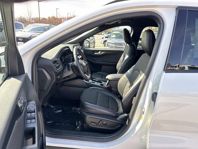 Certified 2025 Ford Escape ST-Line w/ Tech Pack #1 image 17