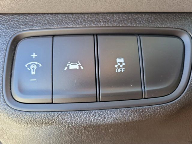 Used 2020 Hyundai Santa Fe SE FWD image 30