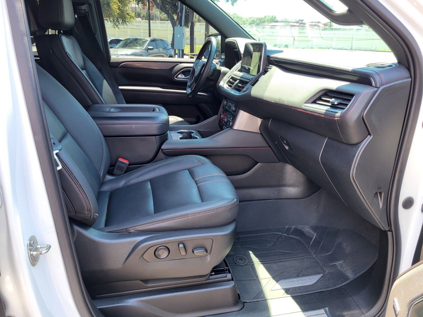 Used 2023 Chevrolet Tahoe RST w/ Luxury Package AWD/4WD image 12