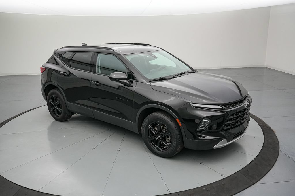 Used 2023 Chevrolet Blazer LT w/ Convenience Package FWD image 2