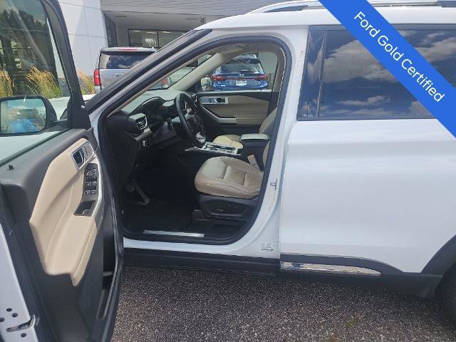 Certified 2022 Ford Explorer Limited AWD/4WD image 2