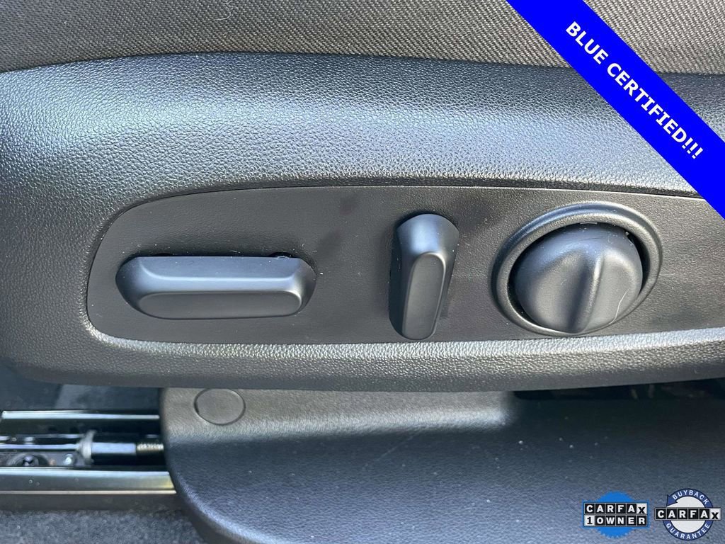 Used 2020 Chevrolet Equinox LT w/ Driver Convenience Package image 16