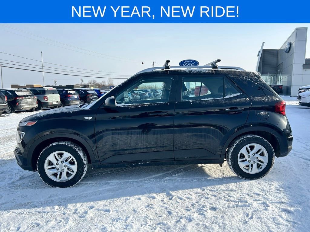 Used 2020 Hyundai Venue SEL image 3