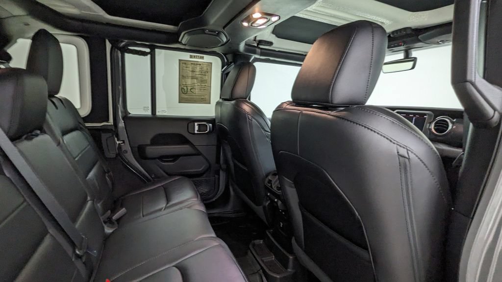 Used 2021 Jeep Wrangler Unlimited Sahara AWD/4WD image 37