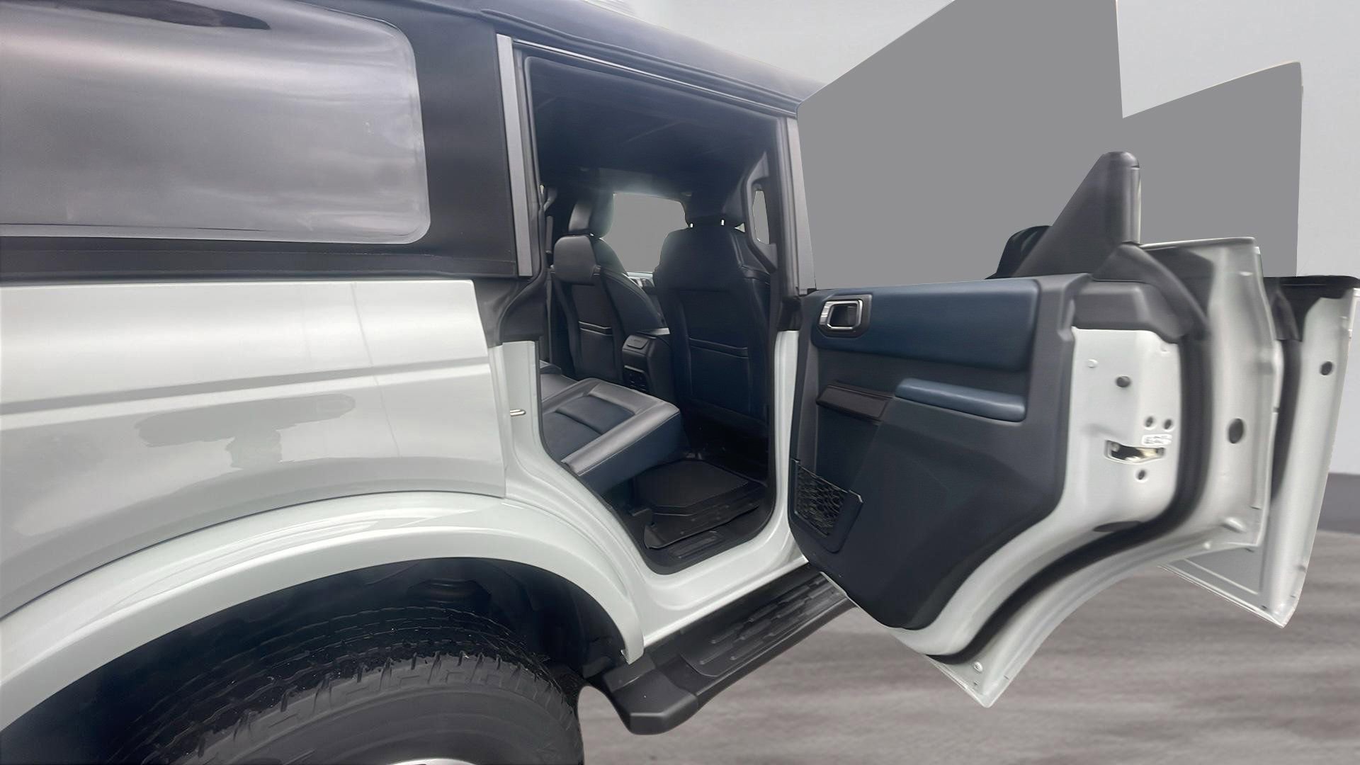 Certified 2024 Ford Bronco Outer Banks AWD/4WD image 18