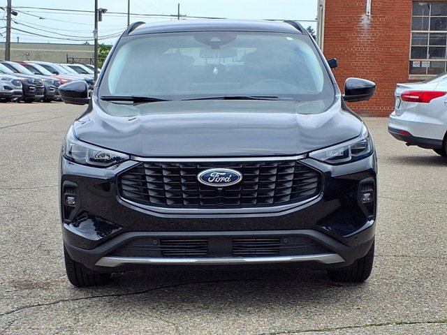 Certified 2024 Ford Escape Platinum AWD/4WD image 24