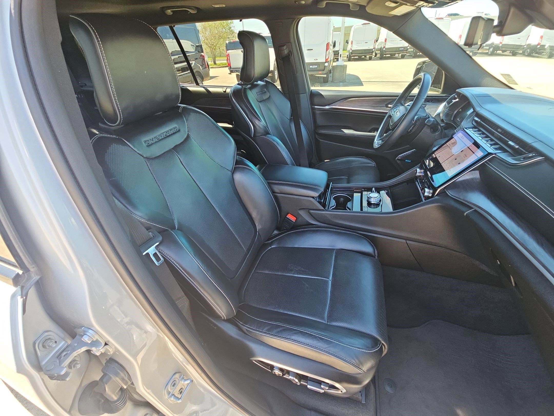Used 2021 Jeep Grand Cherokee L Overland w/ Luxury Tech Group IV AWD/4WD image 33