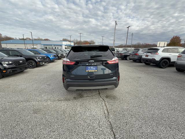 Certified 2022 Ford Edge SEL w/ Convenience Package AWD/4WD image 4