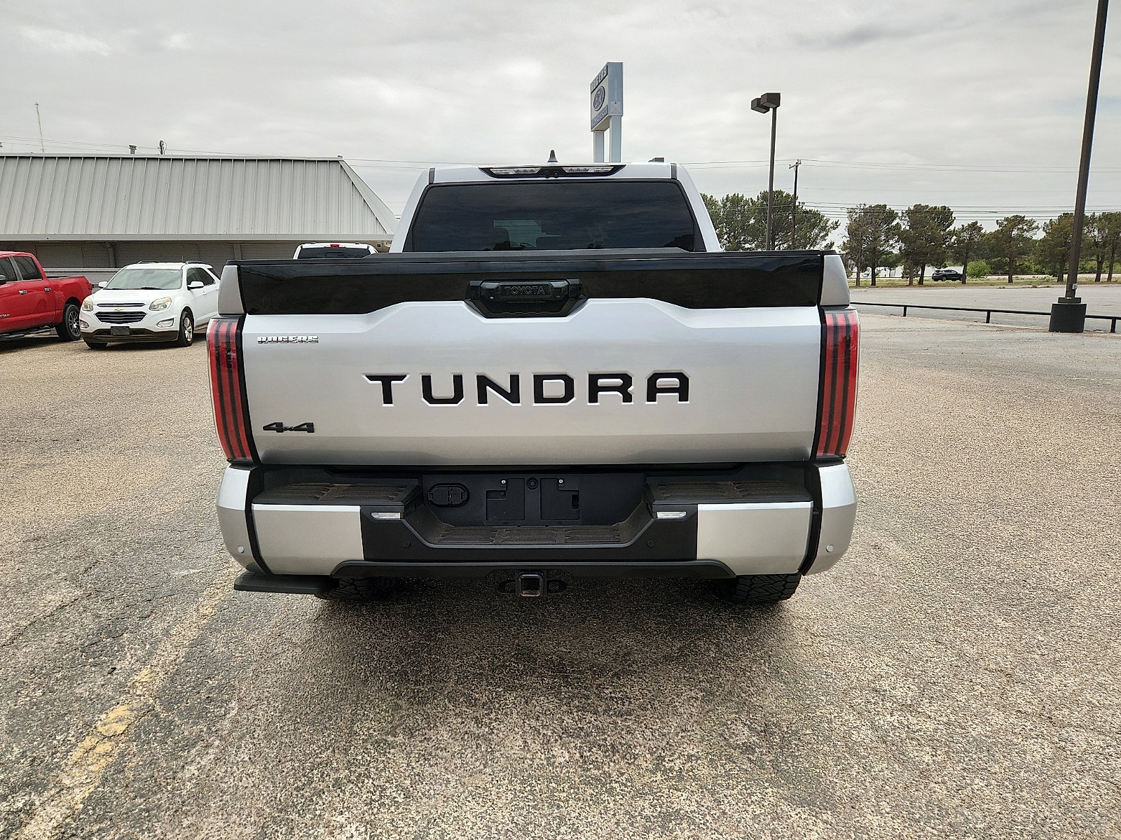 Used 2024 Toyota Tundra Platinum w/ TRD Off-Road Package AWD/4WD image 6