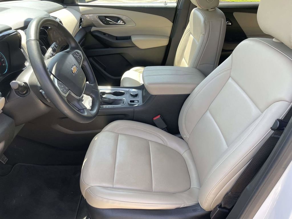 Used 2023 Chevrolet Traverse LT image 13