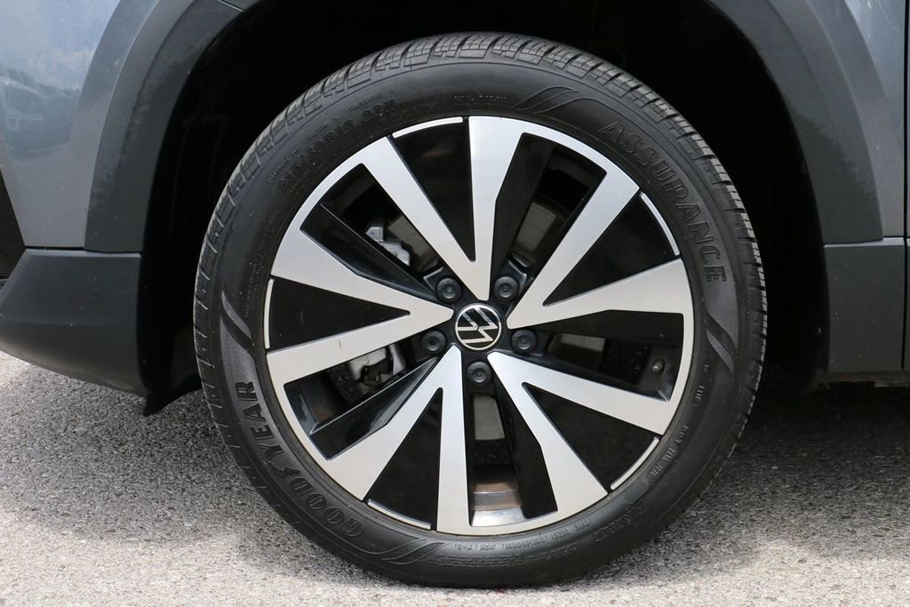 Used 2023 Volkswagen Taos SE FWD image 10