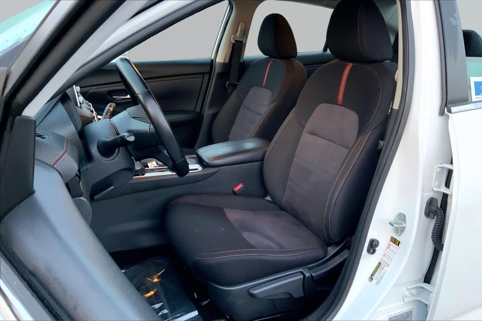 Used 2025 Nissan Sentra SR w/ Midnight Edition FWD image 8