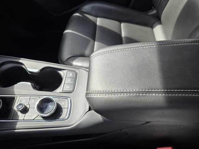Used 2025 Cadillac XT4 Premium Luxury FWD image 23