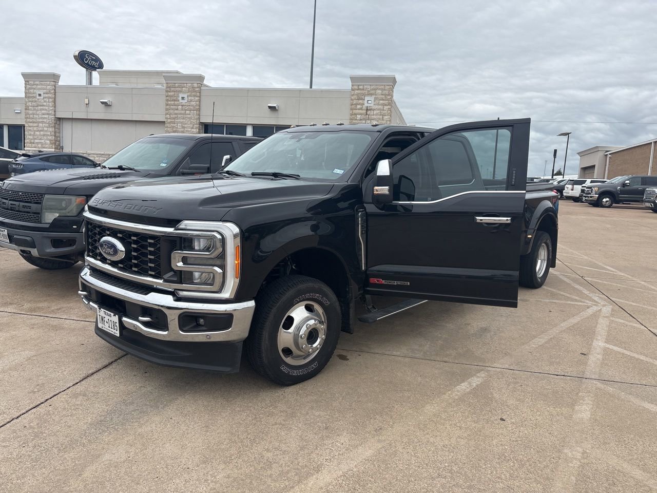 Certified 2023 Ford F350 Lariat w/ Lariat Ultimate Package