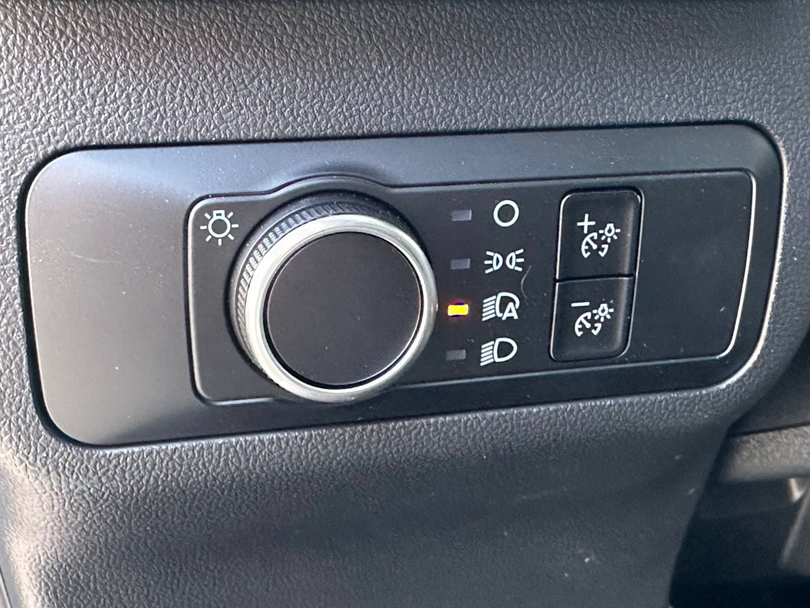 Certified 2025 Ford Escape Active FWD image 9