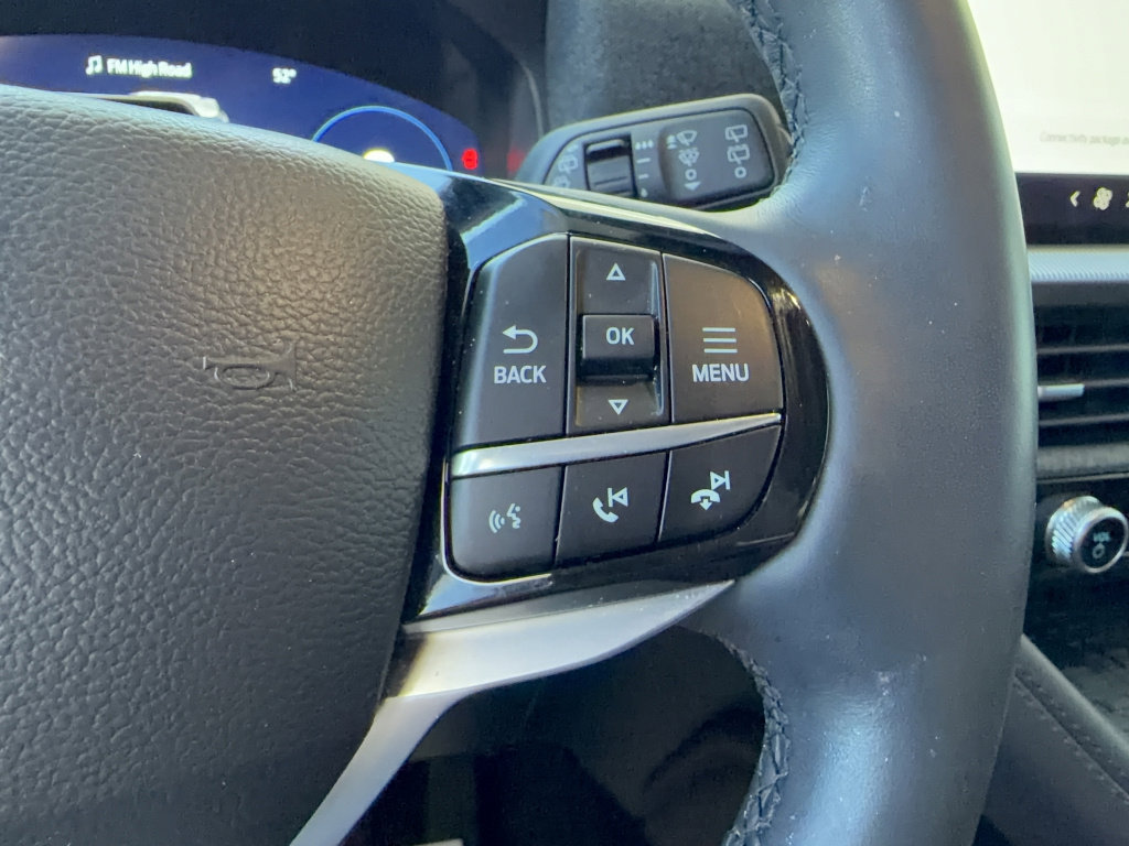 Certified 2025 Ford Explorer Platinum image 26