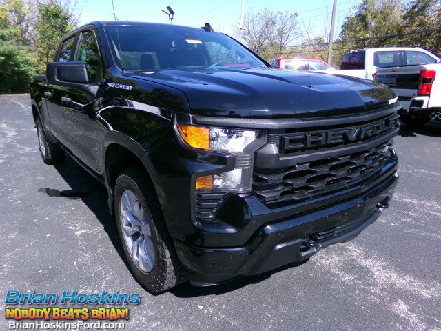 Used 2022 Chevrolet Silverado 1500 Custom AWD/4WD image 1
