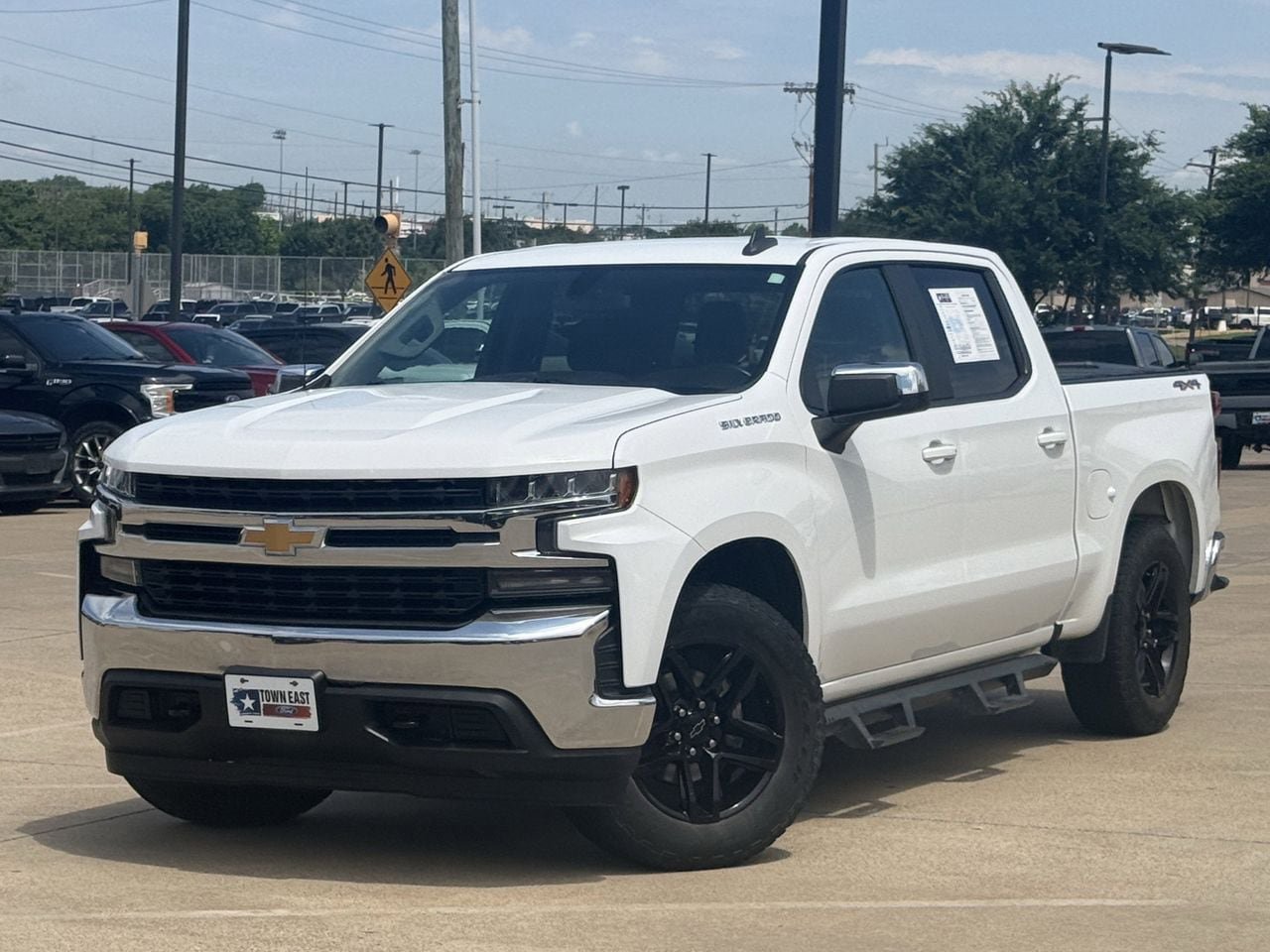 Used 2020 Chevrolet Silverado 1500 LT w/ All-Star Edition AWD/4WD image 2