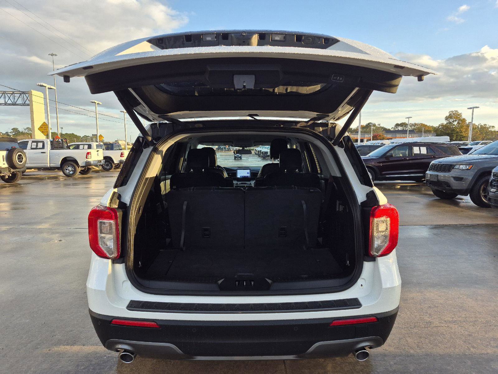 Certified 2023 Ford Explorer XLT w/ Equipment Group 202A image 10