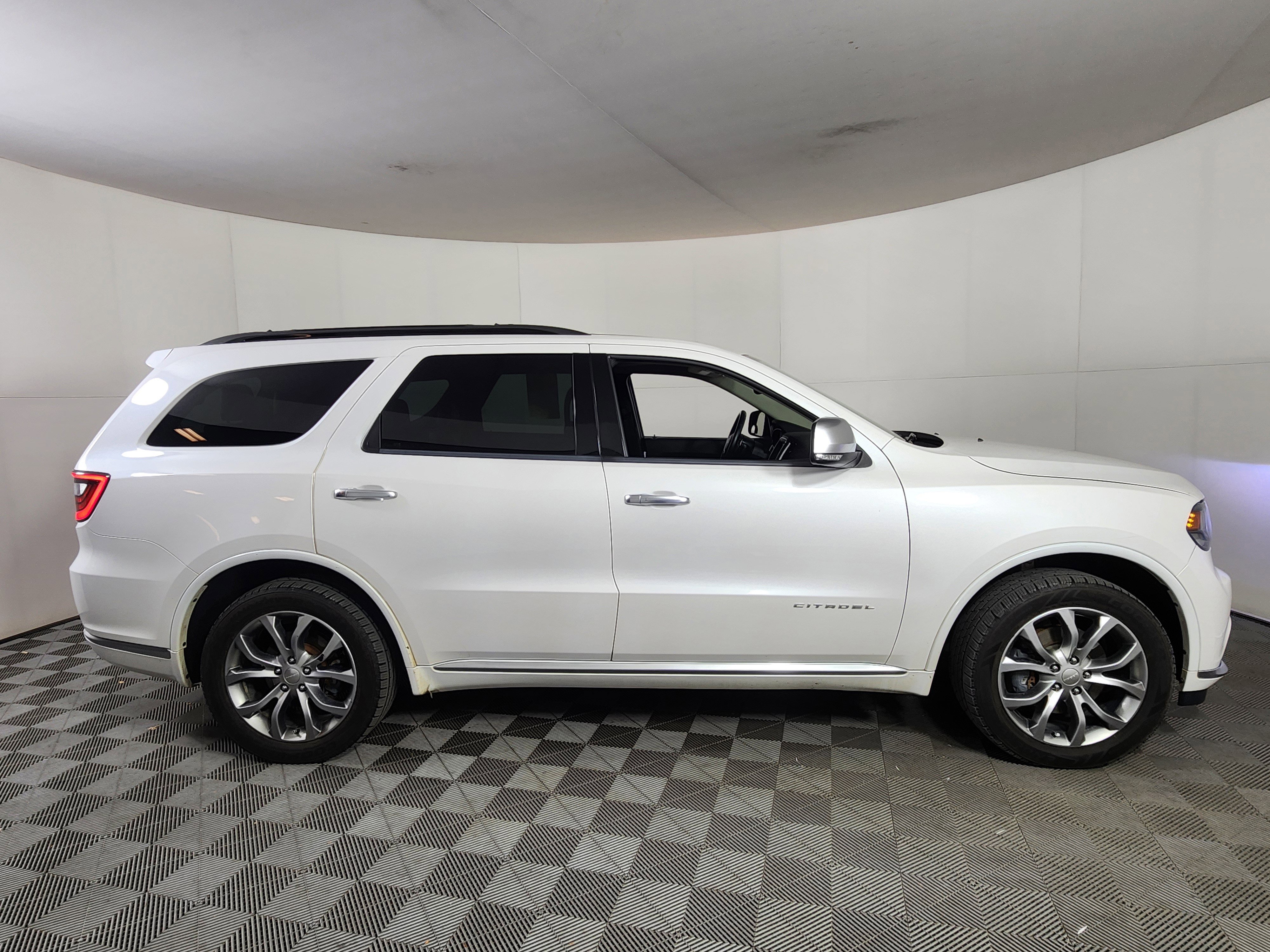 Used 2017 Dodge Durango Citadel image 6