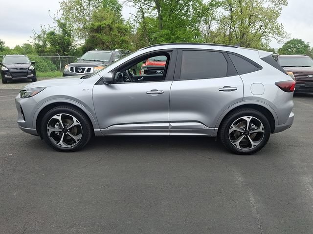 Certified 2023 Ford Escape ST-Line Elite w/ Class II Trailer Tow Package AWD/4WD image 7