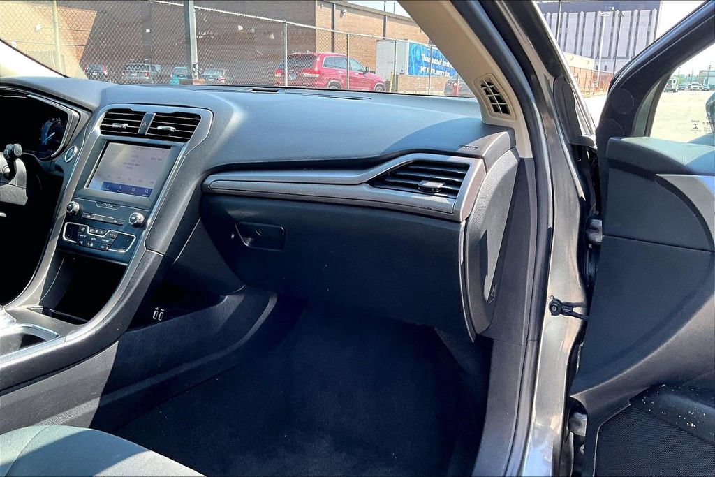 Certified 2020 Ford Fusion SE FWD image 15
