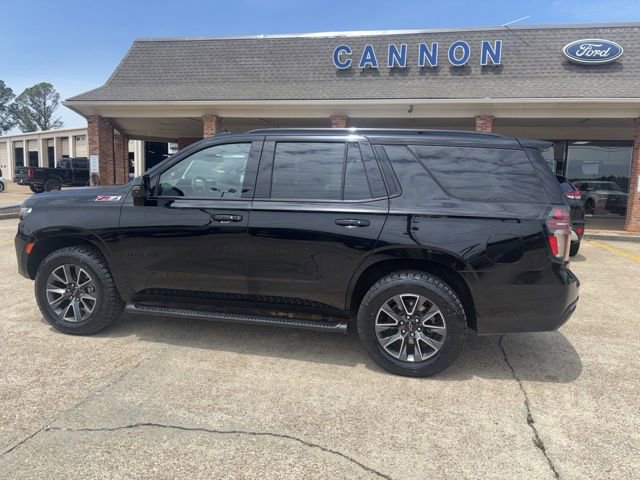 Used 2023 Chevrolet Tahoe Z71 w/ Luxury Package AWD/4WD image 3