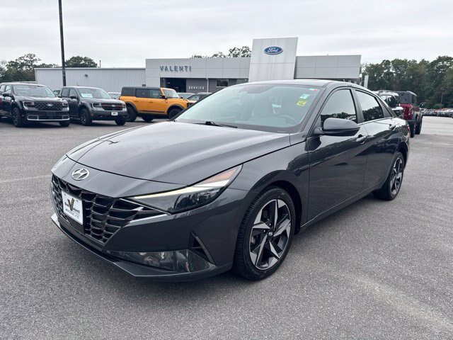 Used 2022 Hyundai Elantra Limited w/ Cargo Package FWD image 2