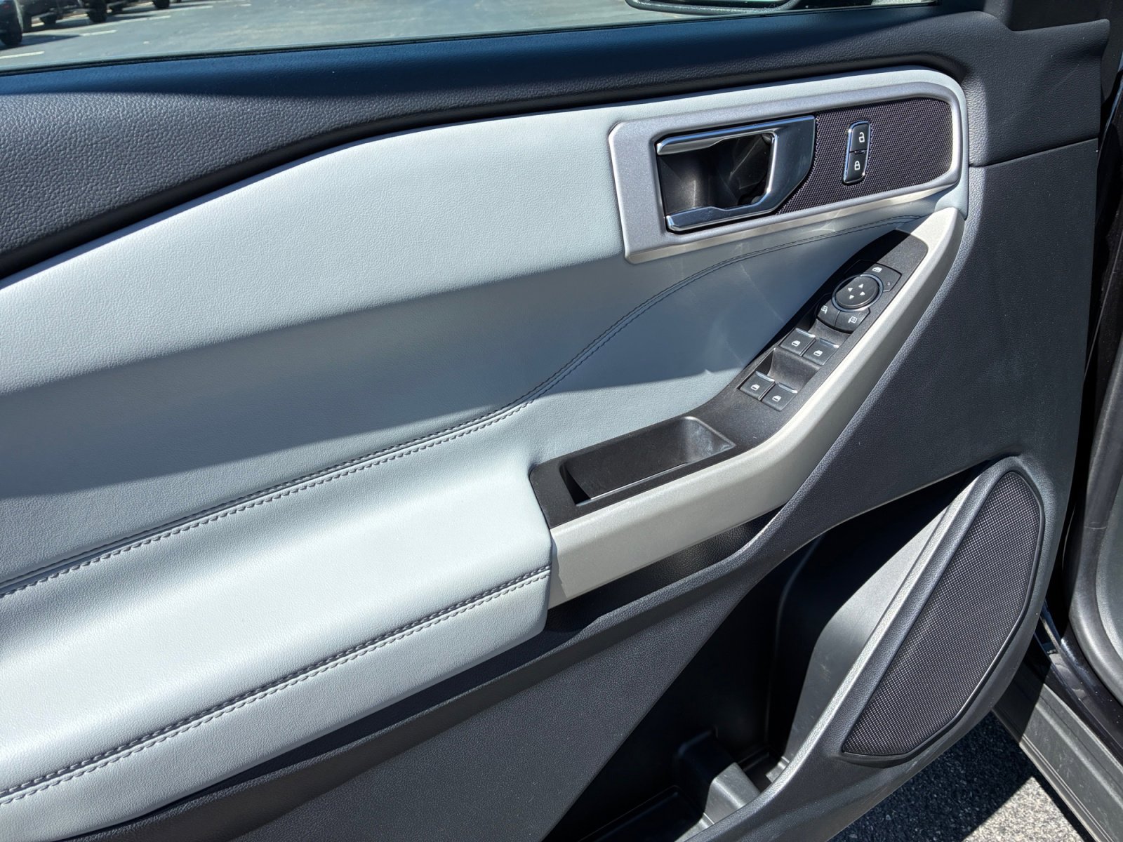 Certified 2021 Ford Explorer XLT w/ Equipment Group 202A image 13