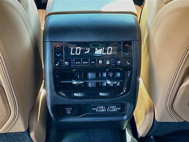 Used 2023 Jeep Grand Cherokee L Summit AWD/4WD image 28