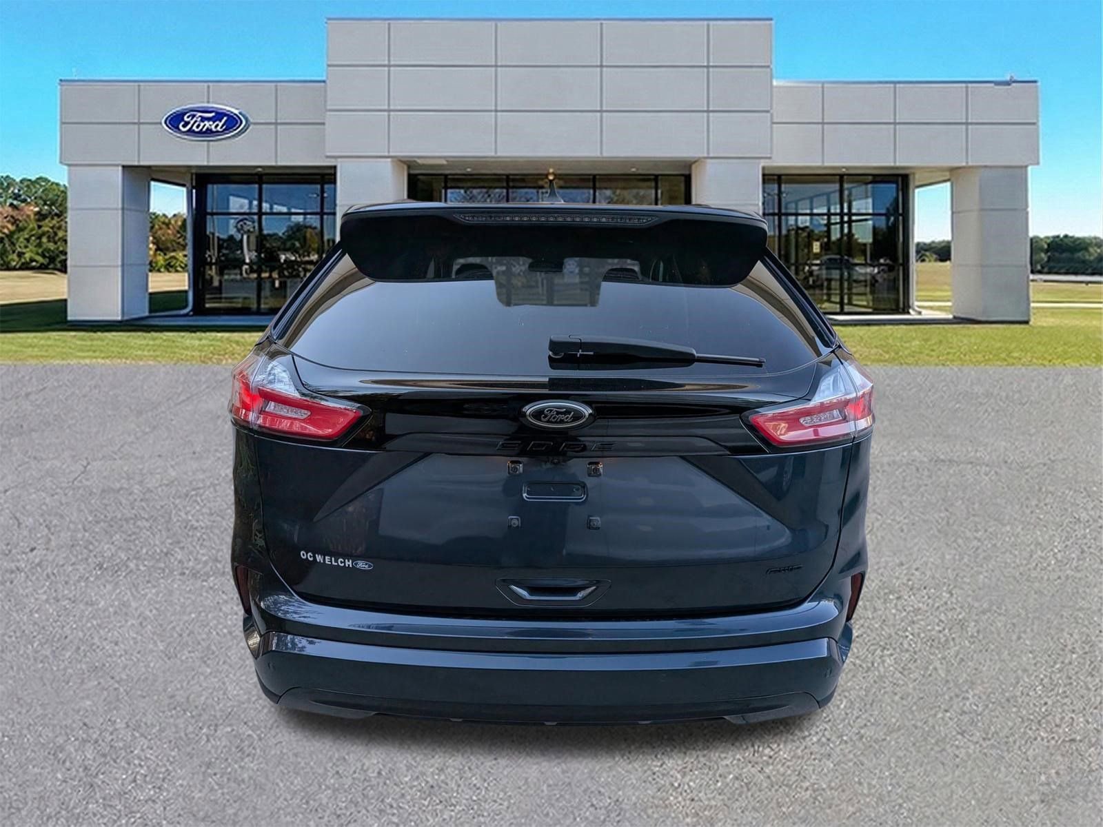 Certified 2024 Ford Edge SE w/ Black Appearance Package image 5
