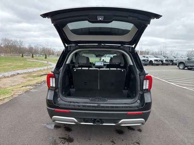 Certified 2025 Ford Explorer Platinum w/ LUX Leather Package image 12
