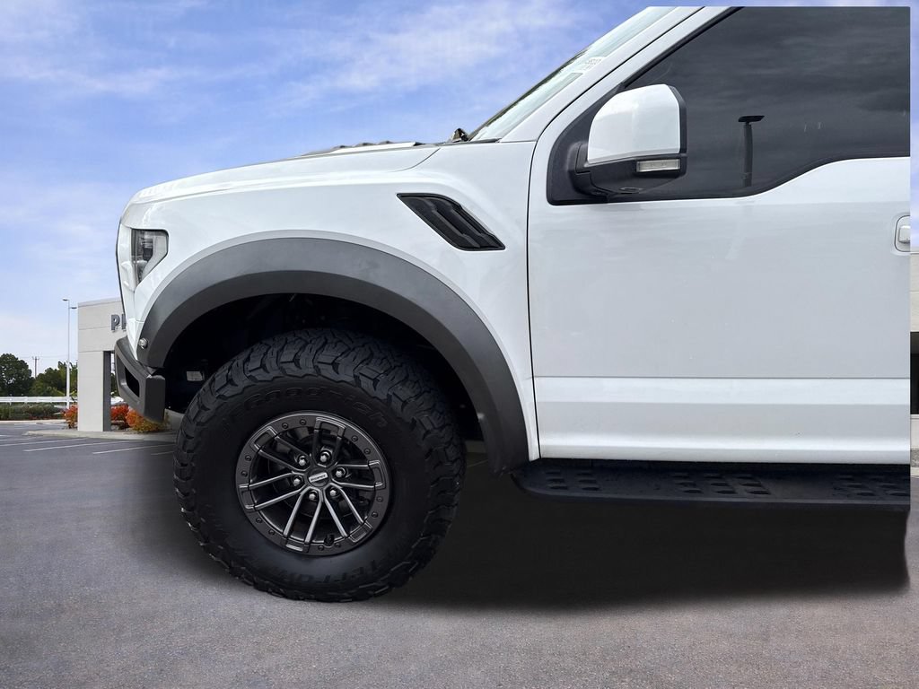 Certified 2019 Ford F150 Raptor w/ Equipment Group 802A Luxury AWD/4WD image 34