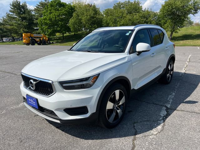 Used 2020 Volvo XC40 T5 Momentum w/ Protection Package Premier AWD/4WD image 5