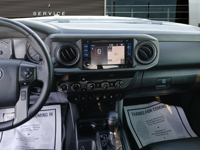 Used 2019 Toyota Tacoma TRD Off-Road w/ Technology Package AWD/4WD image 10