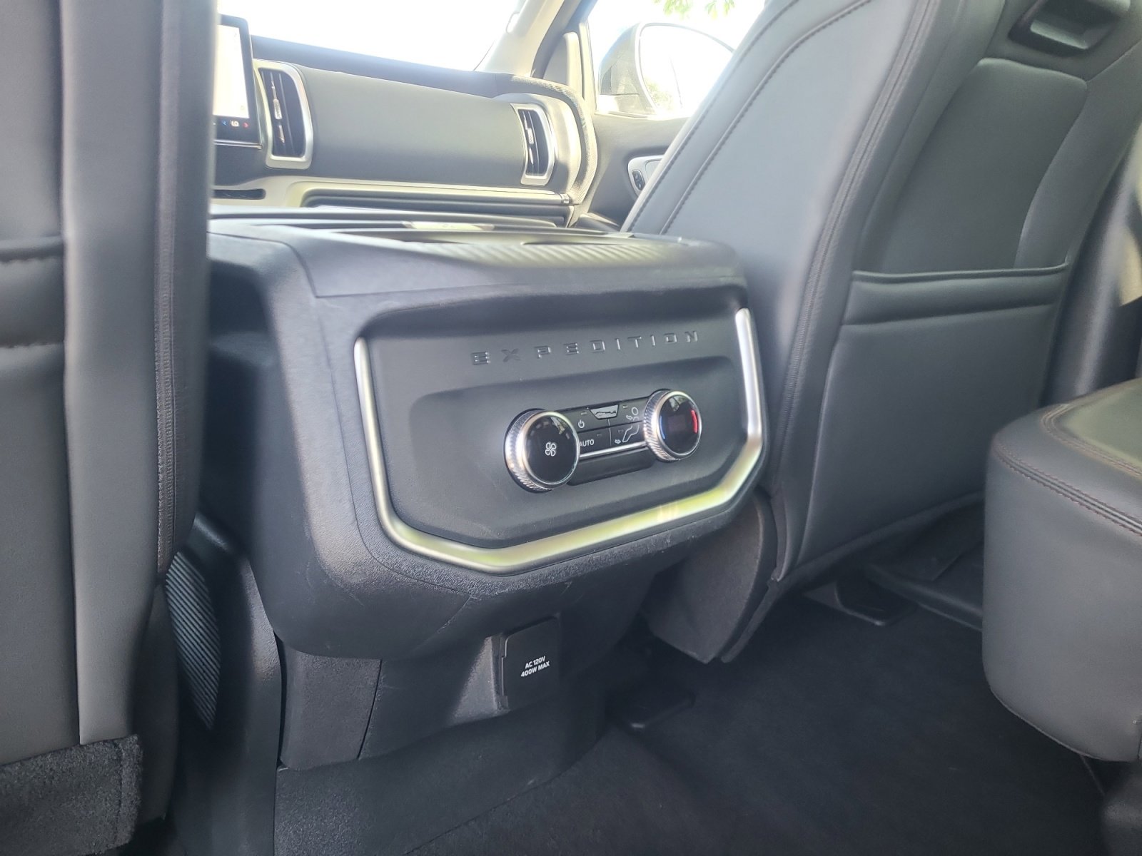 Certified 2025 Ford Expedition Active AWD/4WD image 31