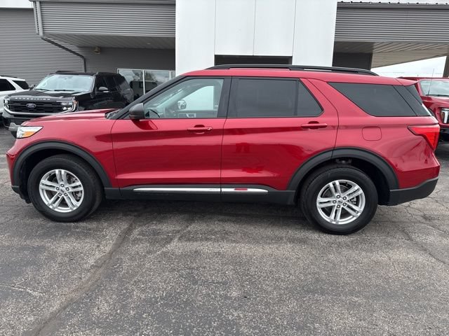 Certified 2024 Ford Explorer XLT w/ Equipment Group 202A AWD/4WD image 2