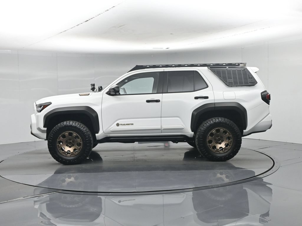 Used 2025 Toyota 4Runner Trailhunter AWD/4WD image 32