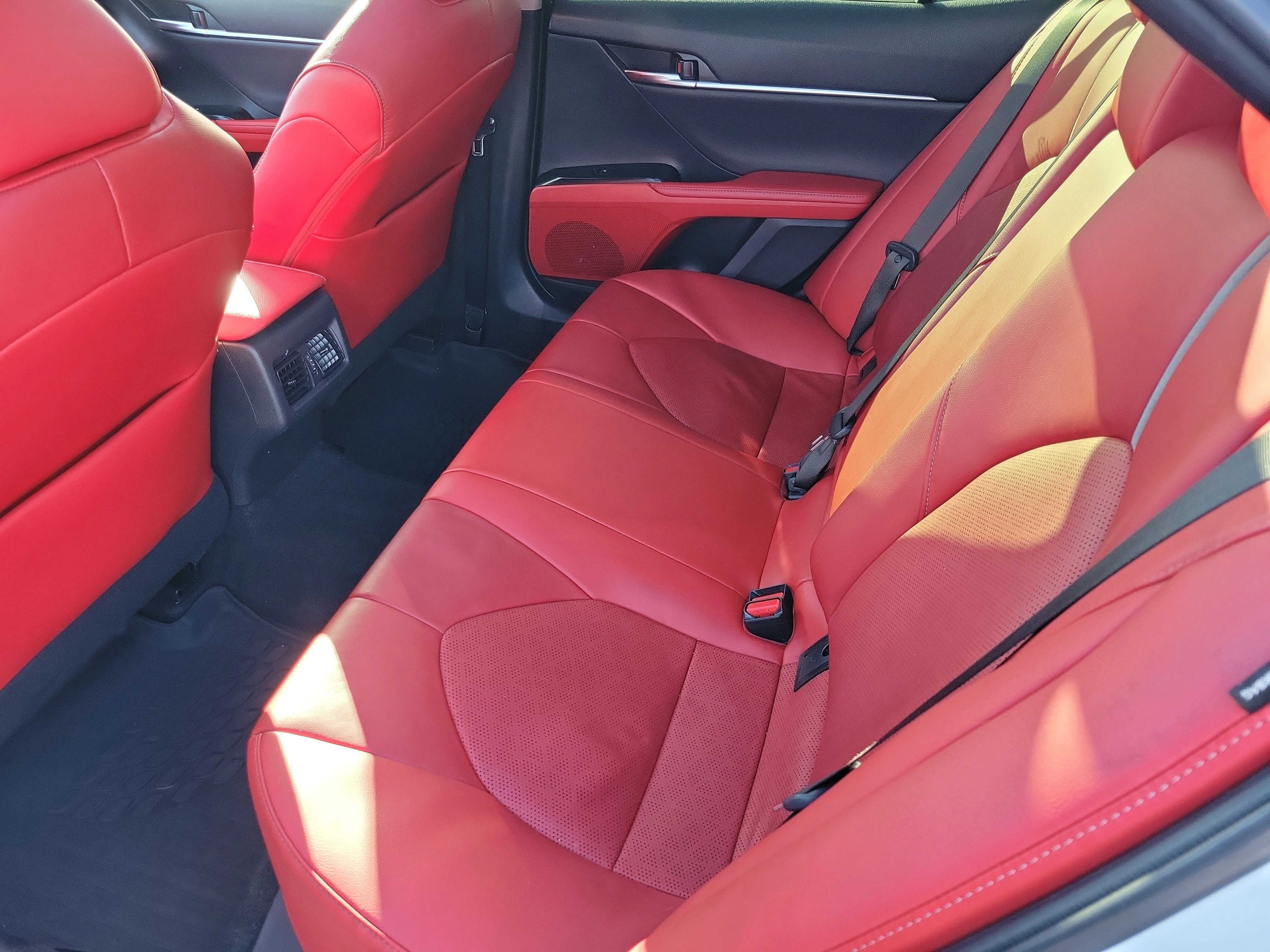 Used 2020 Toyota Camry XSE FWD image 12