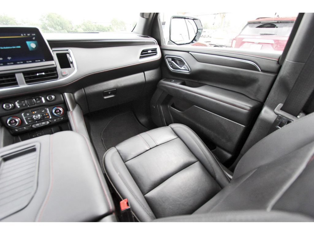 Used 2022 Chevrolet Tahoe RST w/ Luxury Package AWD/4WD image 12