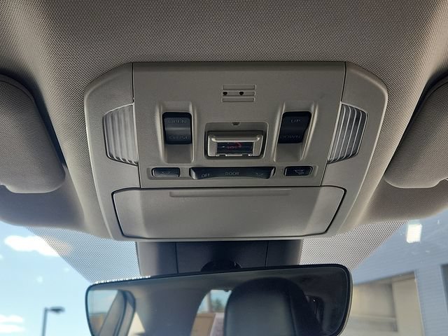 Used 2021 Toyota Highlander Limited AWD/4WD image 19