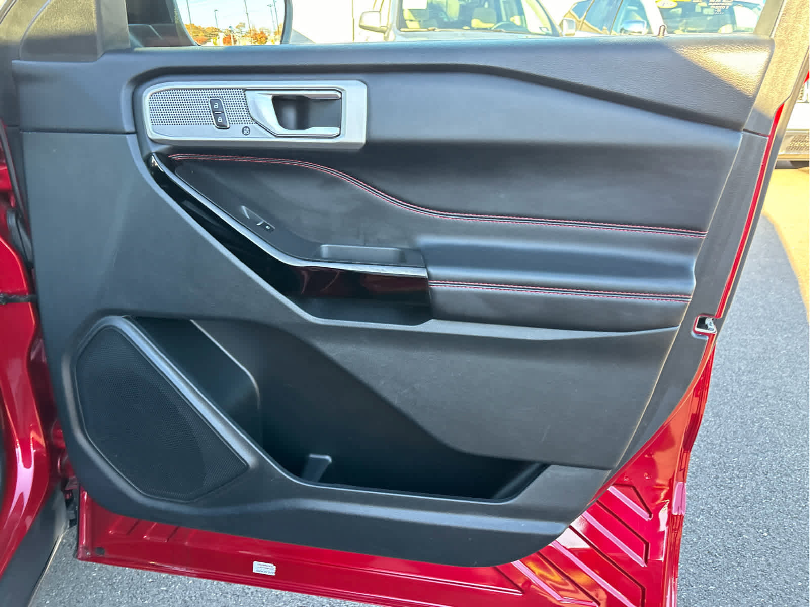 Certified 2023 Ford Explorer ST-Line w/ Class IV Trailer Tow Package image 33