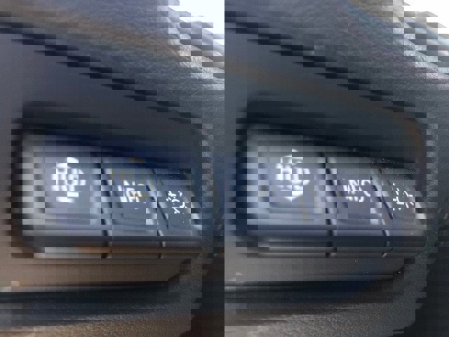 Used 2024 GMC Yukon XL AT4 w/ AT4 Premium Package image 17