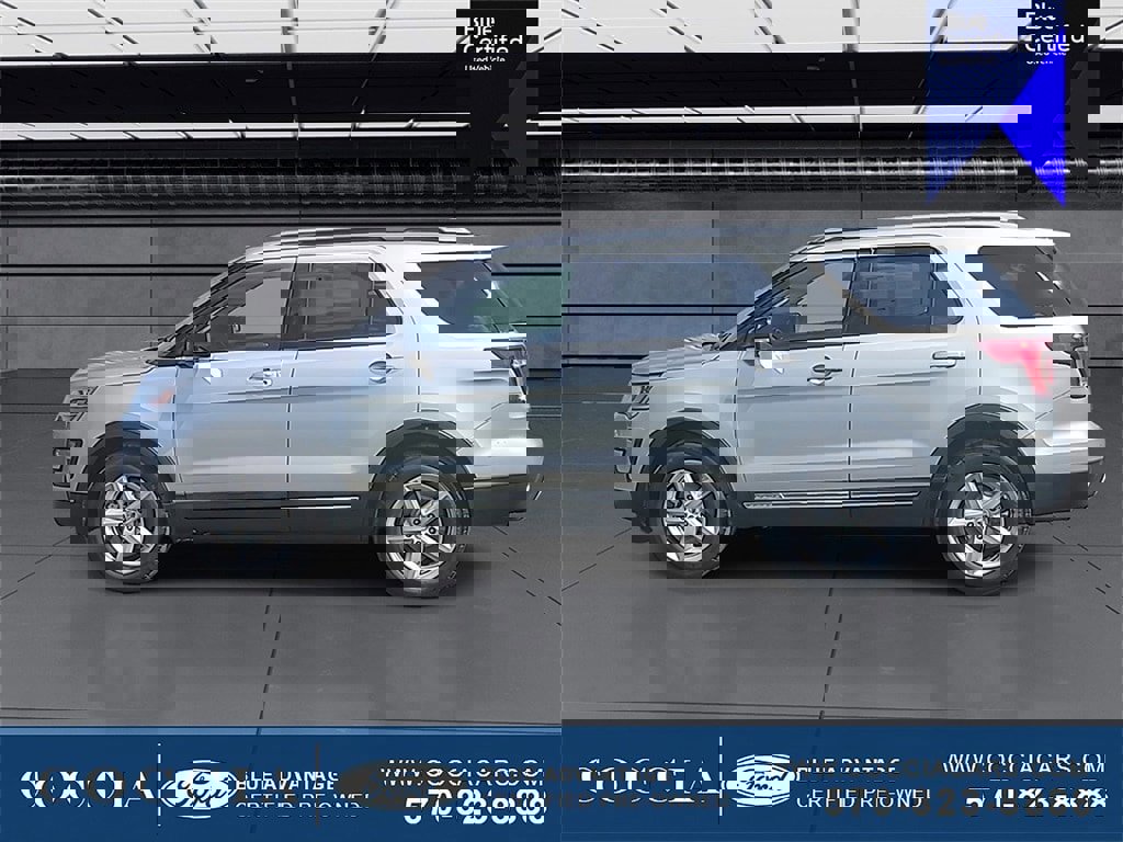 Certified 2016 Ford Explorer XLT w/ Equipment Group 202A image 3