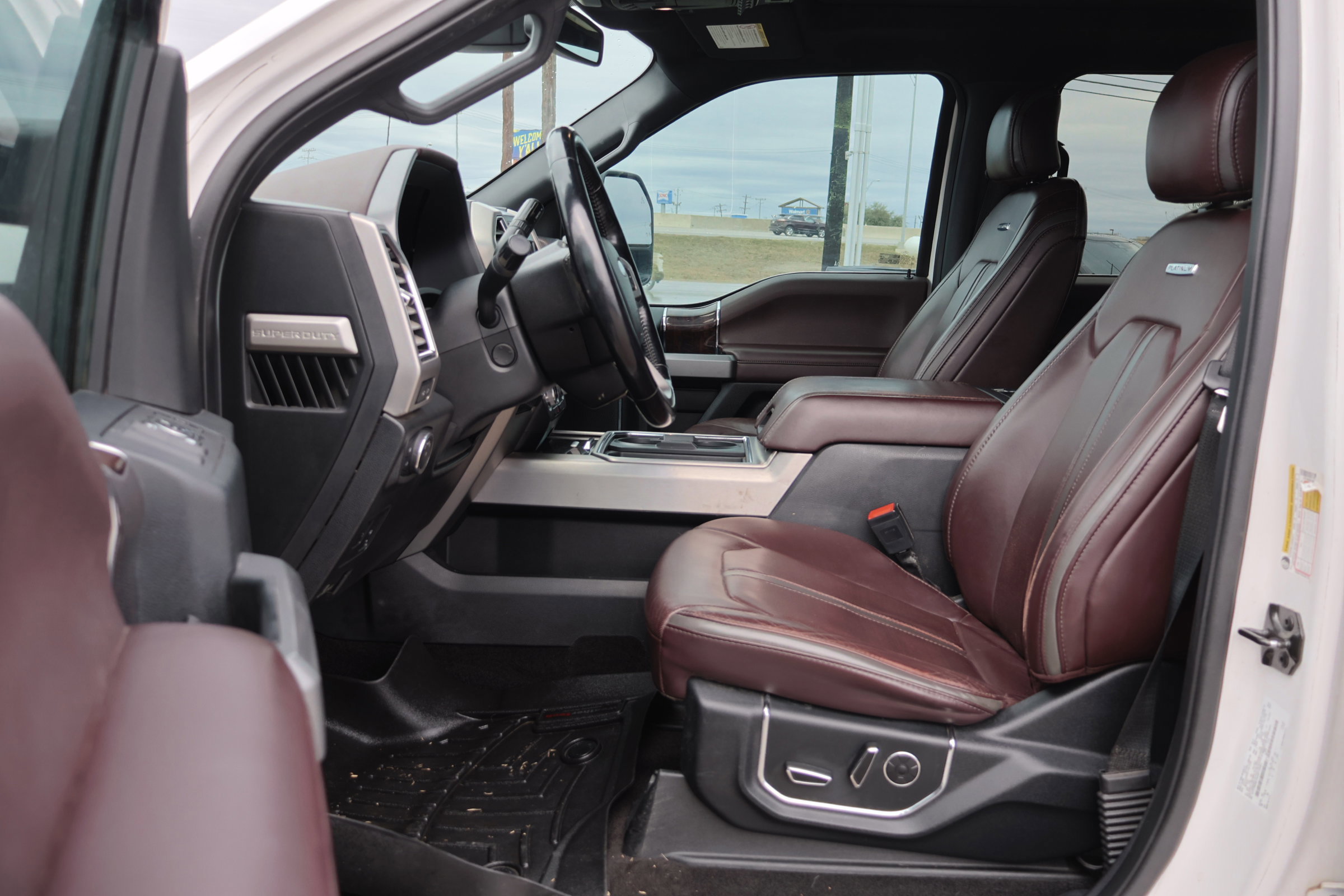 Certified 2017 Ford F250 Platinum w/ Platinum Ultimate Package image 16