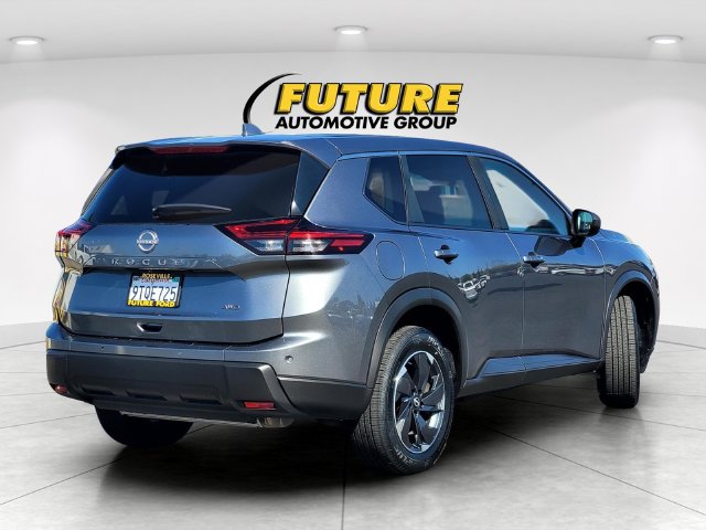 Used 2025 Nissan Rogue SV AWD/4WD image 4