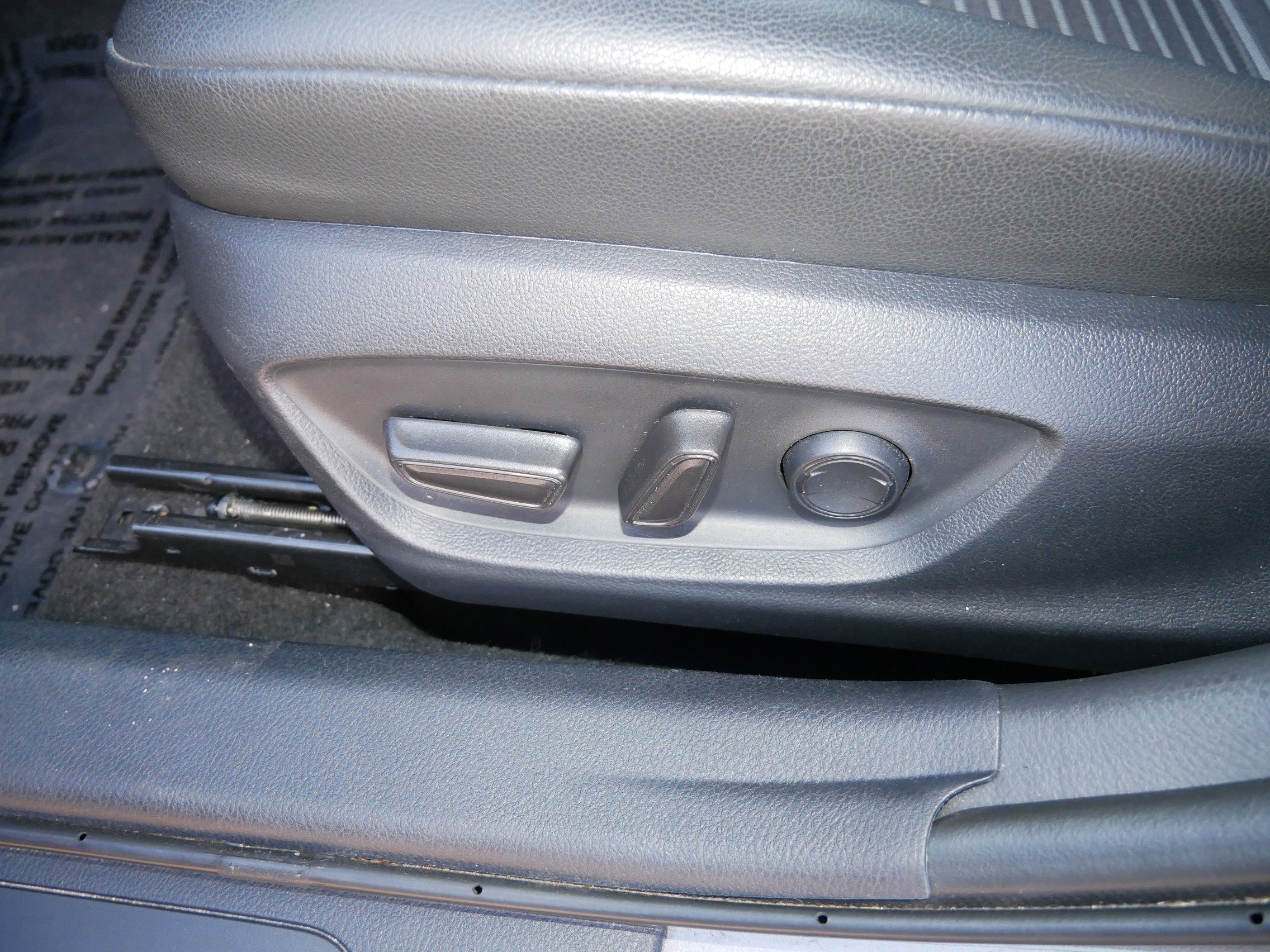 Used 2023 Toyota Camry SE image 19