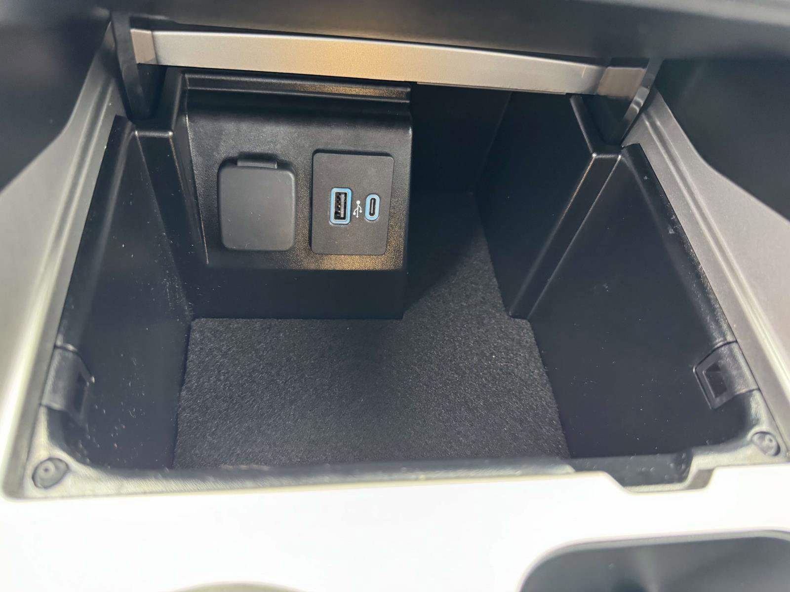 Certified 2022 Ford Explorer ST w/ ST Street Pack image 28